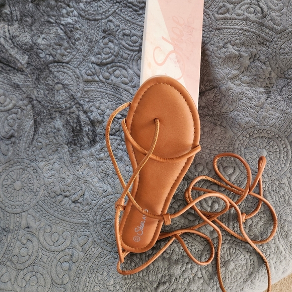 Sandals - Picture 4 of 8